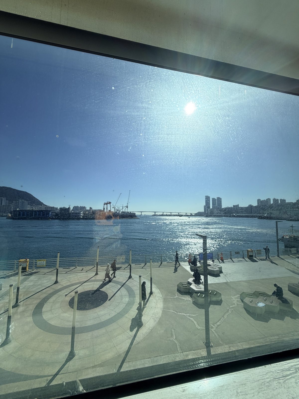札嘎其市場窗邊釜山港海景