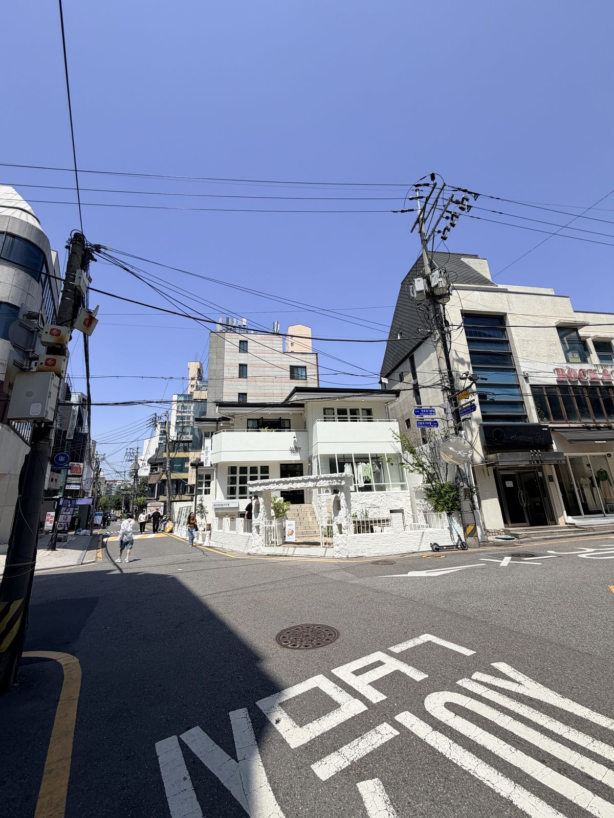 狎鷗亭 Rodeo 一帶巷弄與低樓層店舖