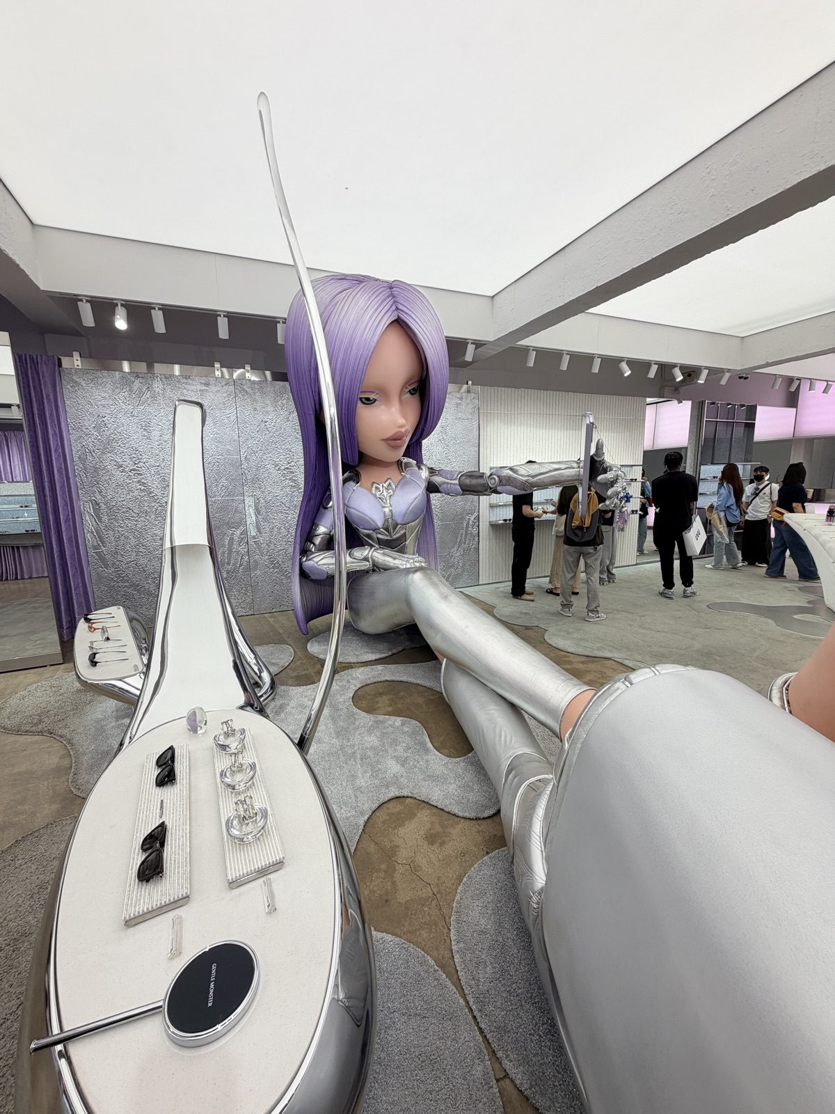 Haus Nowhere Seoul 結合眼鏡與藝術裝置的展售空間