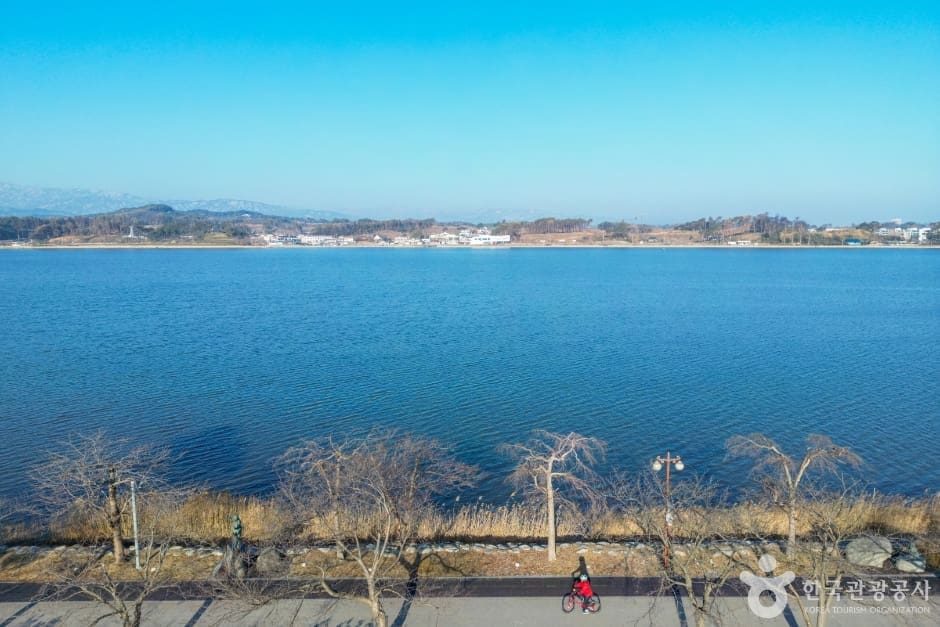 鏡浦湖
