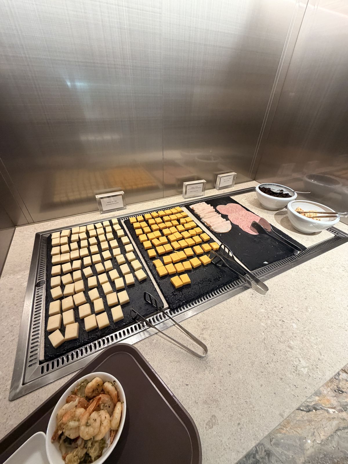 Prestige West Lounge 蒸點與熱食