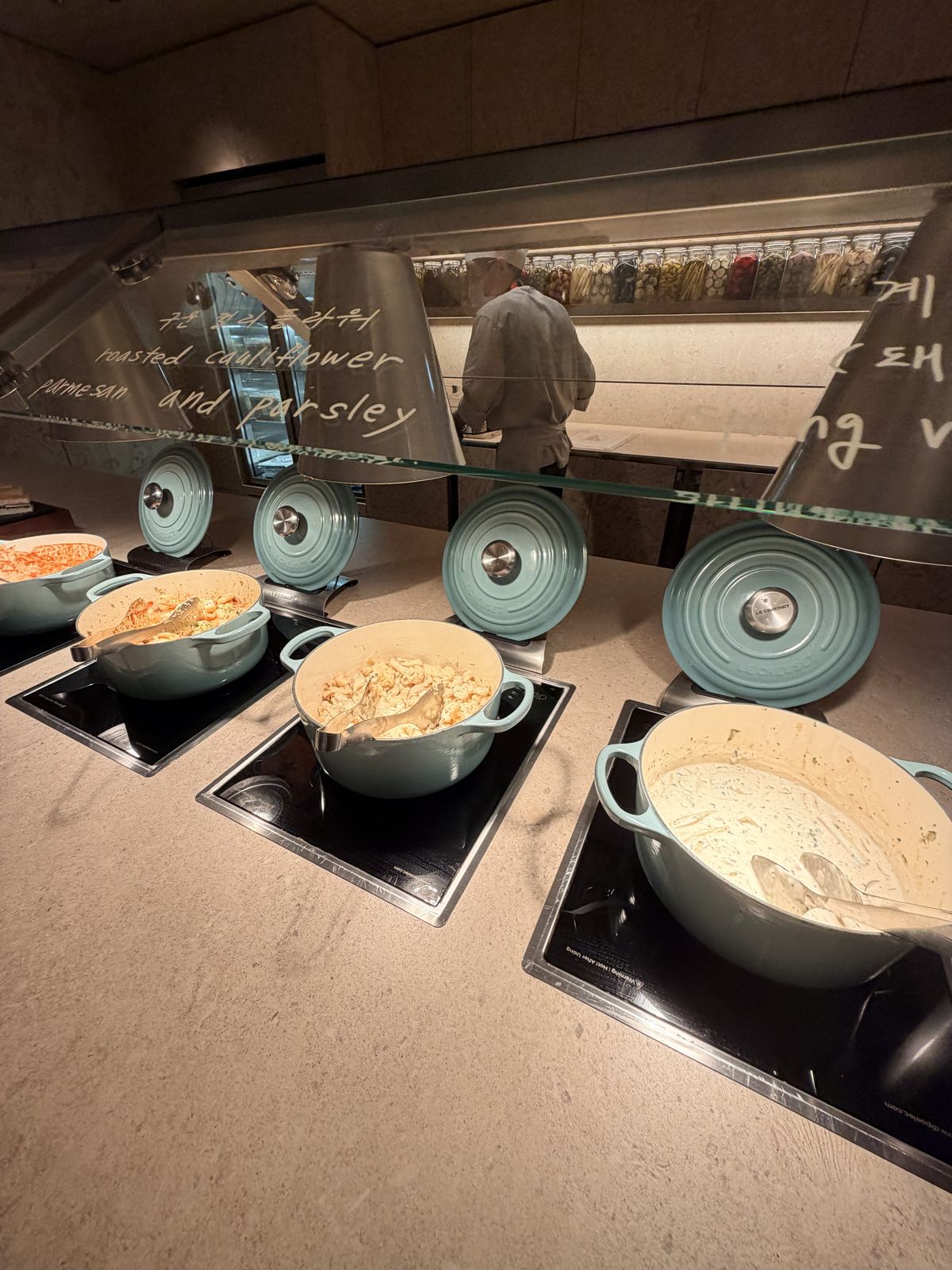 Prestige West Lounge 熱湯與粥品區