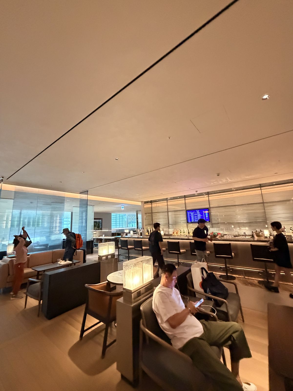 Prestige West Lounge 採光座位區