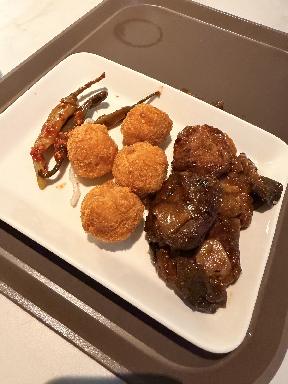 Prestige West Lounge 炸物與點心