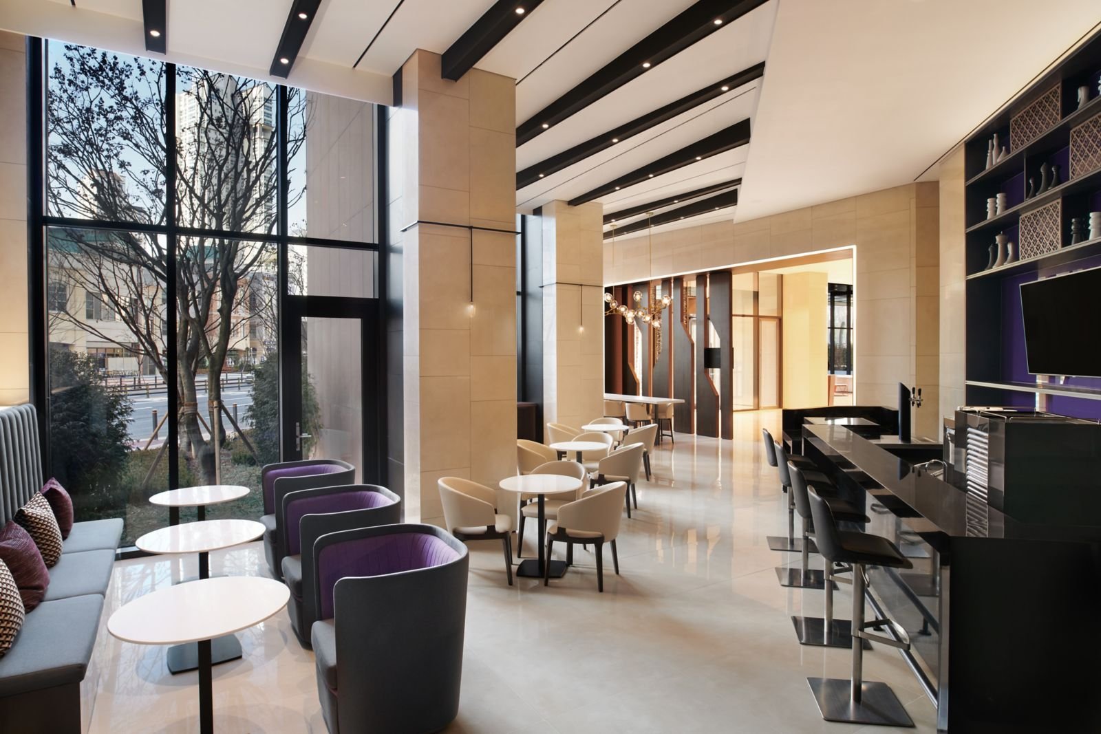 The Lake Tavern 的吧檯
