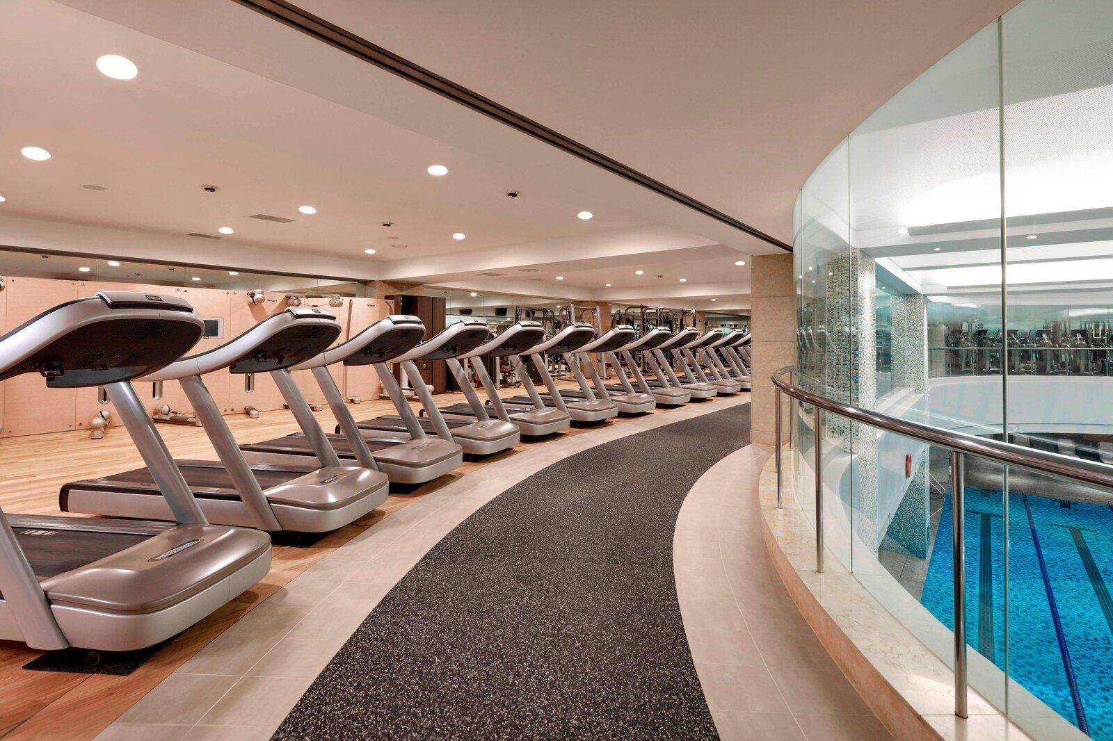 Marquis Fitness Club 跑步機區