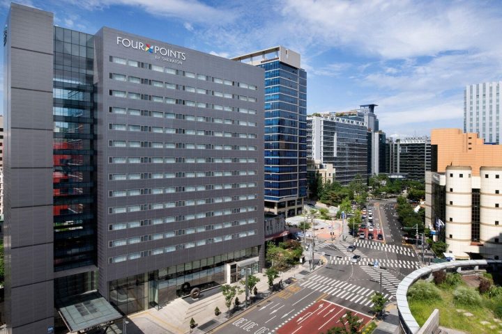 首爾九老福朋喜來登建築與道路