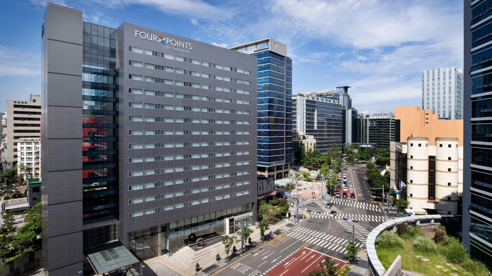 首爾九老福朋喜來登建築與道路