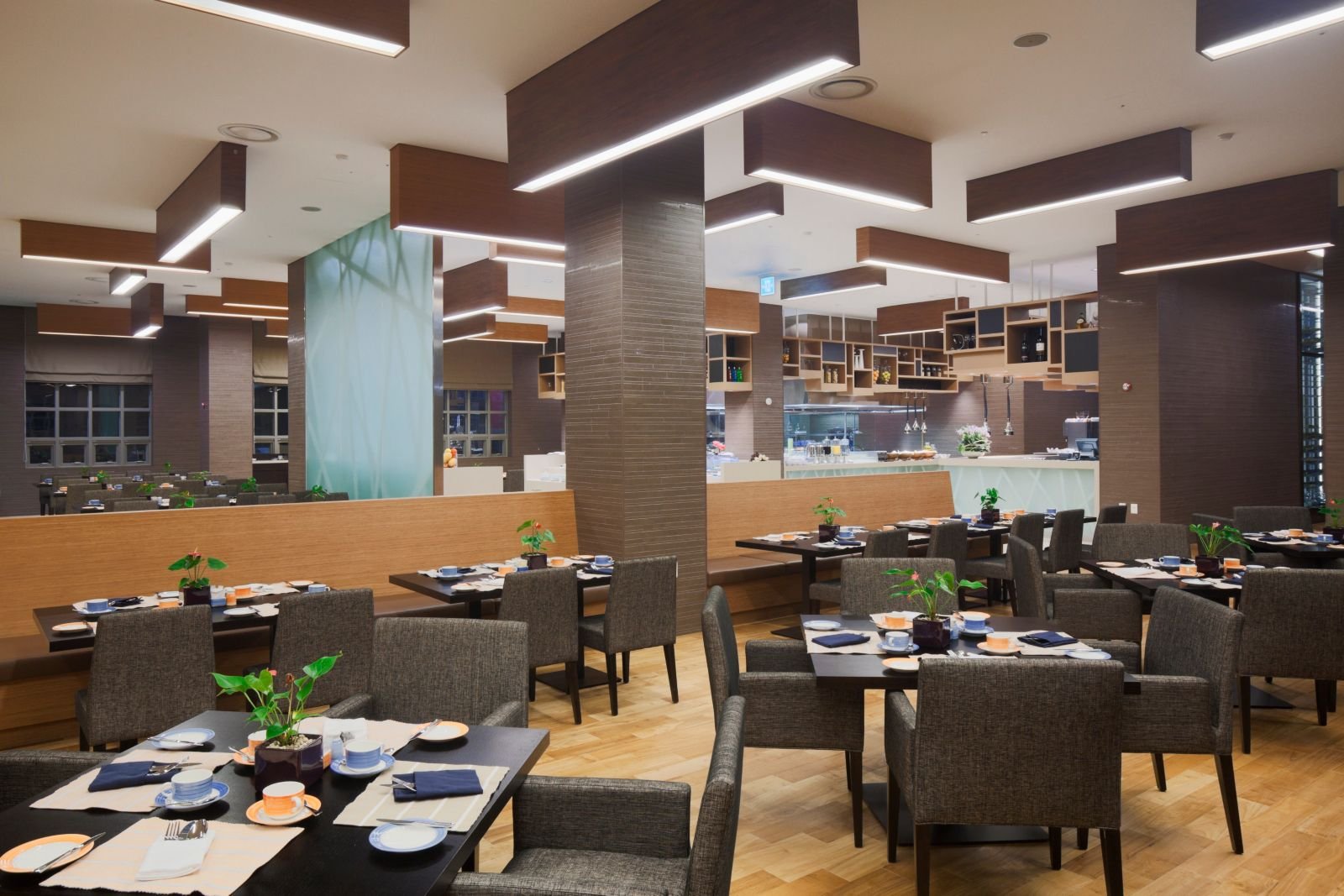 Mont Blanc 餐廳的用餐區與座椅