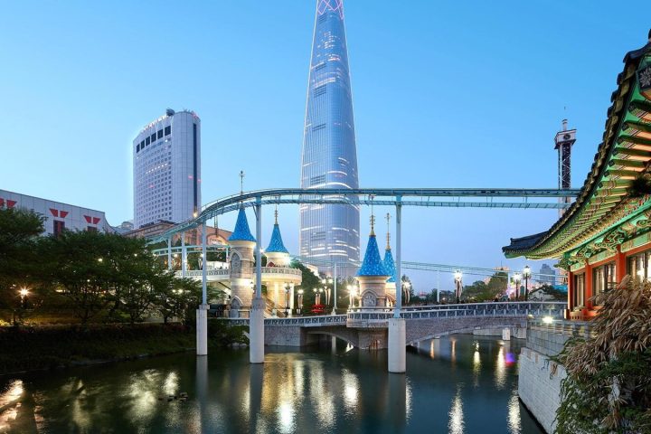 首爾樂天世界酒店建築外觀夜景