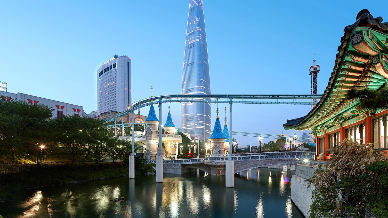 首爾樂天世界酒店建築外觀夜景