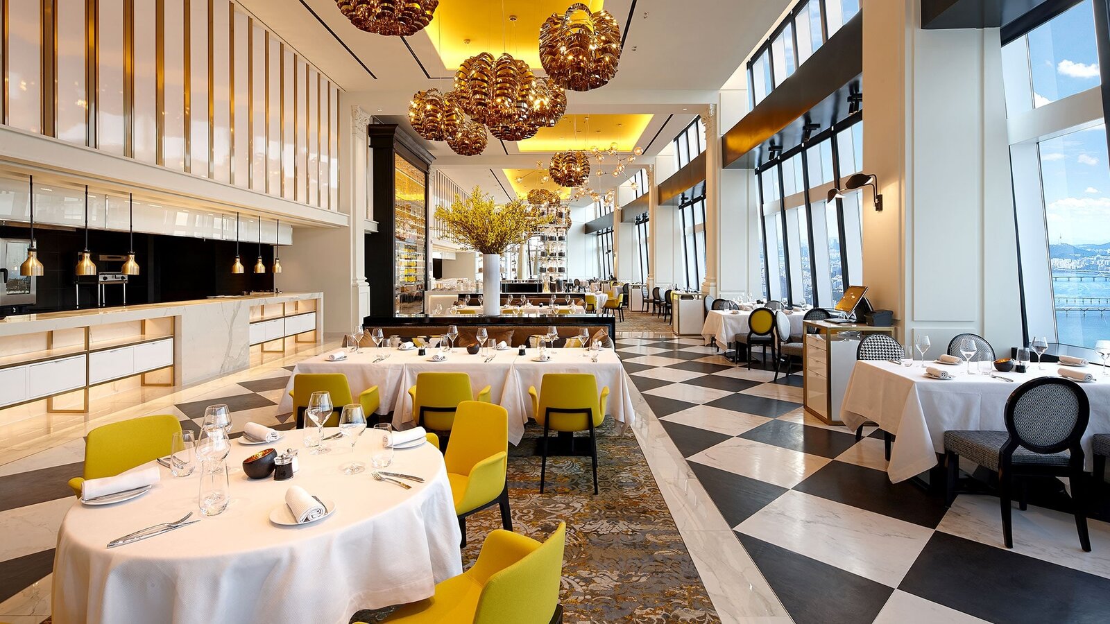 STAY 現代法式餐廳的用餐區