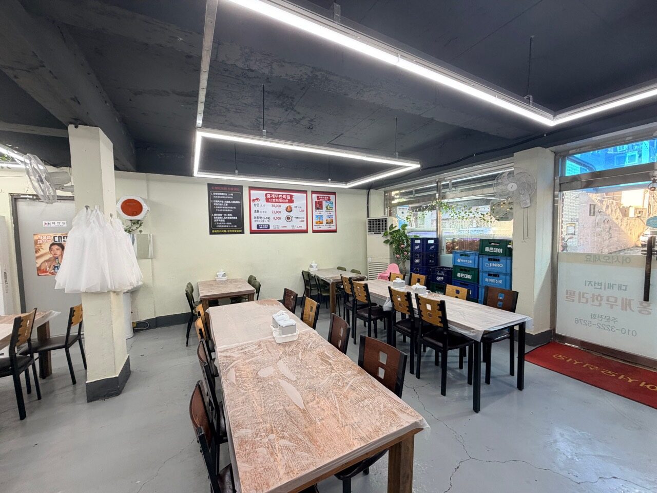 釜山沙上대게1번지紅蟹吃到飽的室內用餐空間