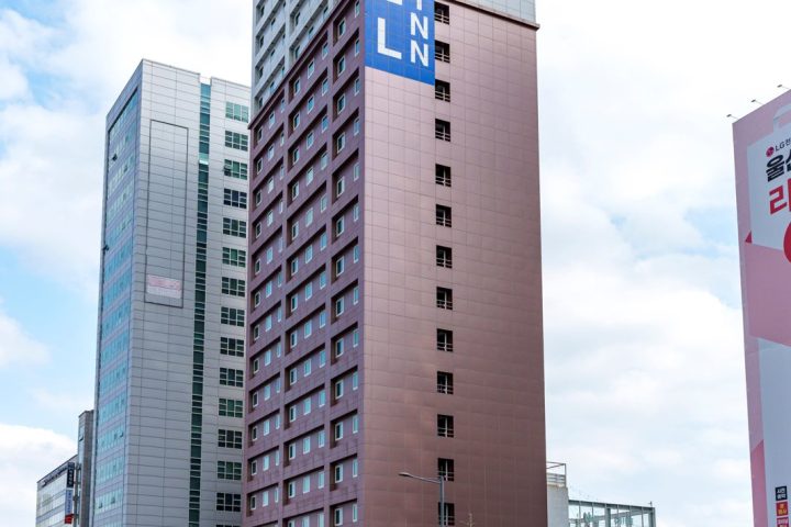 東橫 INN 蔚山三山洞的大樓外觀