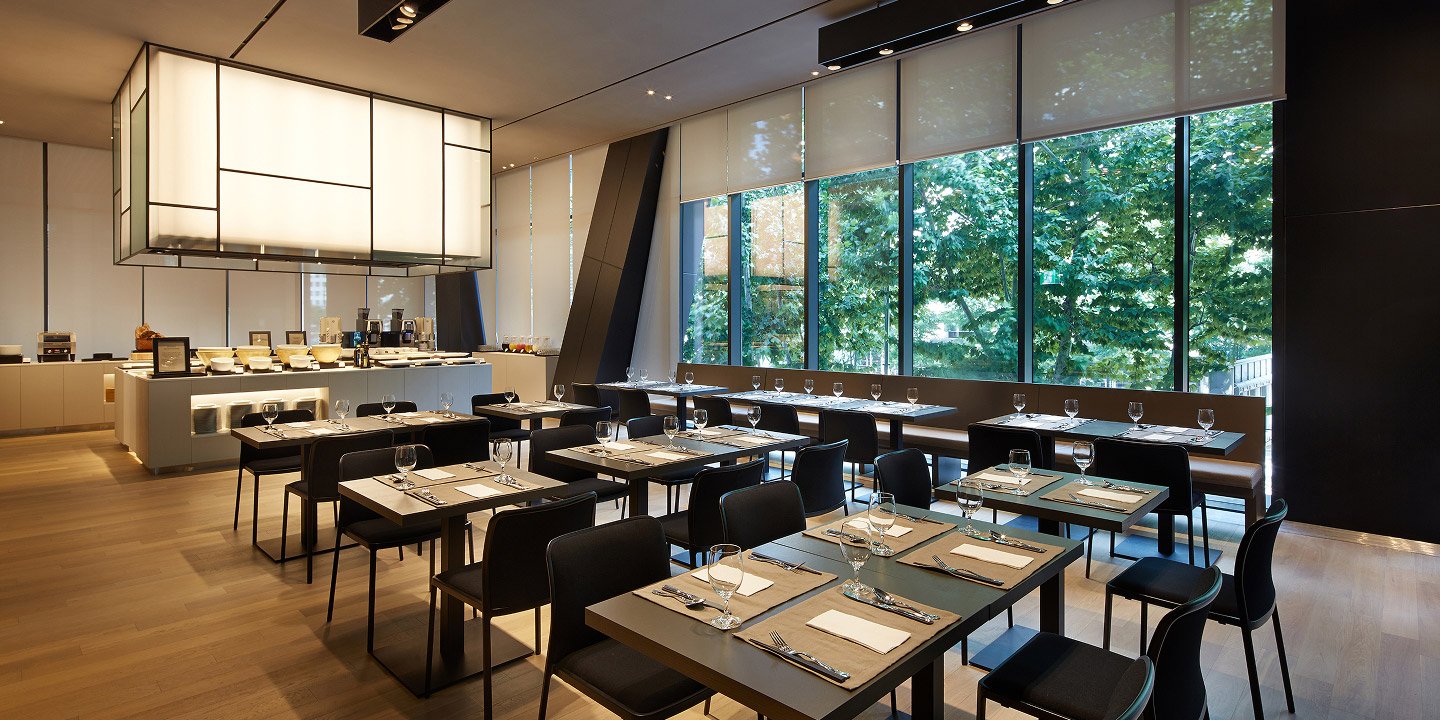 新羅舒泰麻浦的餐廳用餐空間