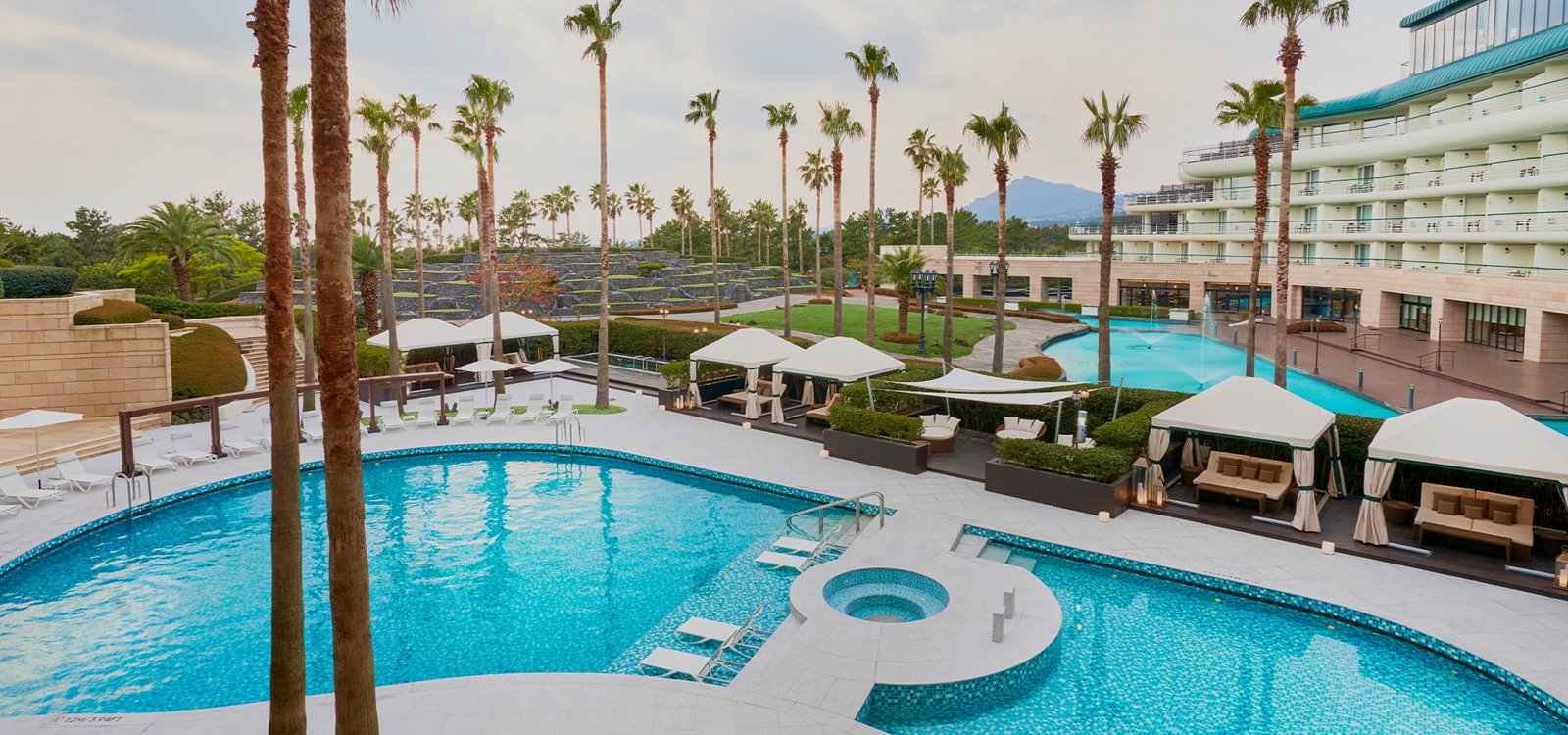 濟州格蘭德朝鮮酒店的 Garden Pool 泳池