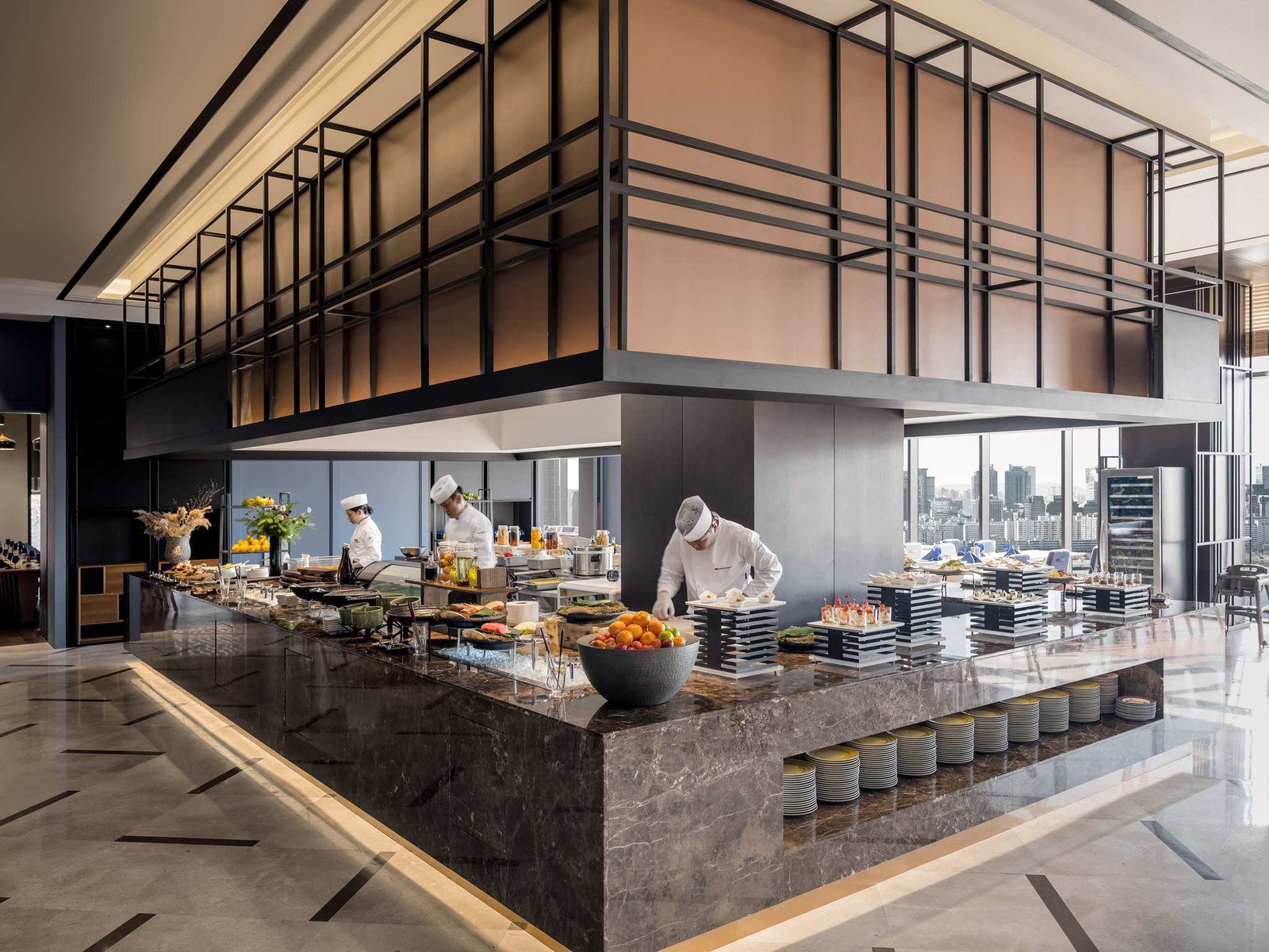 Food Exchange 的開放式料理台與廚師