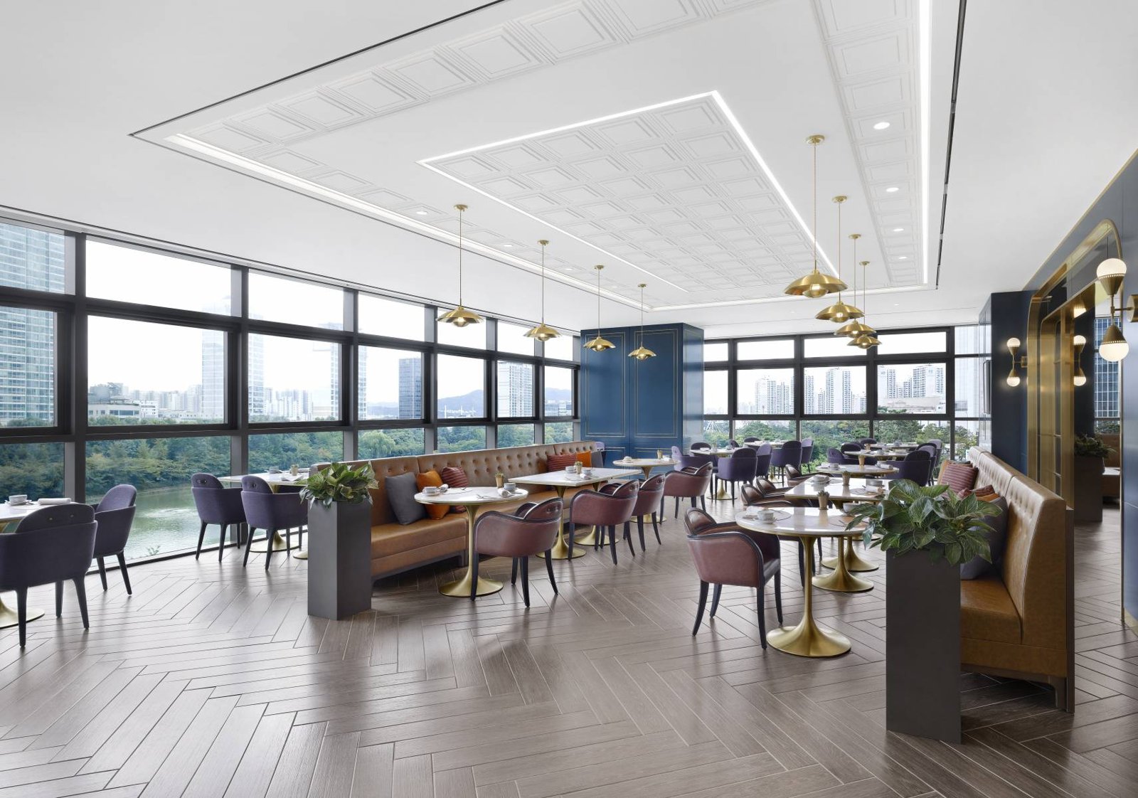 首爾索菲特大使酒店的 Fait Maison 餐廳座位