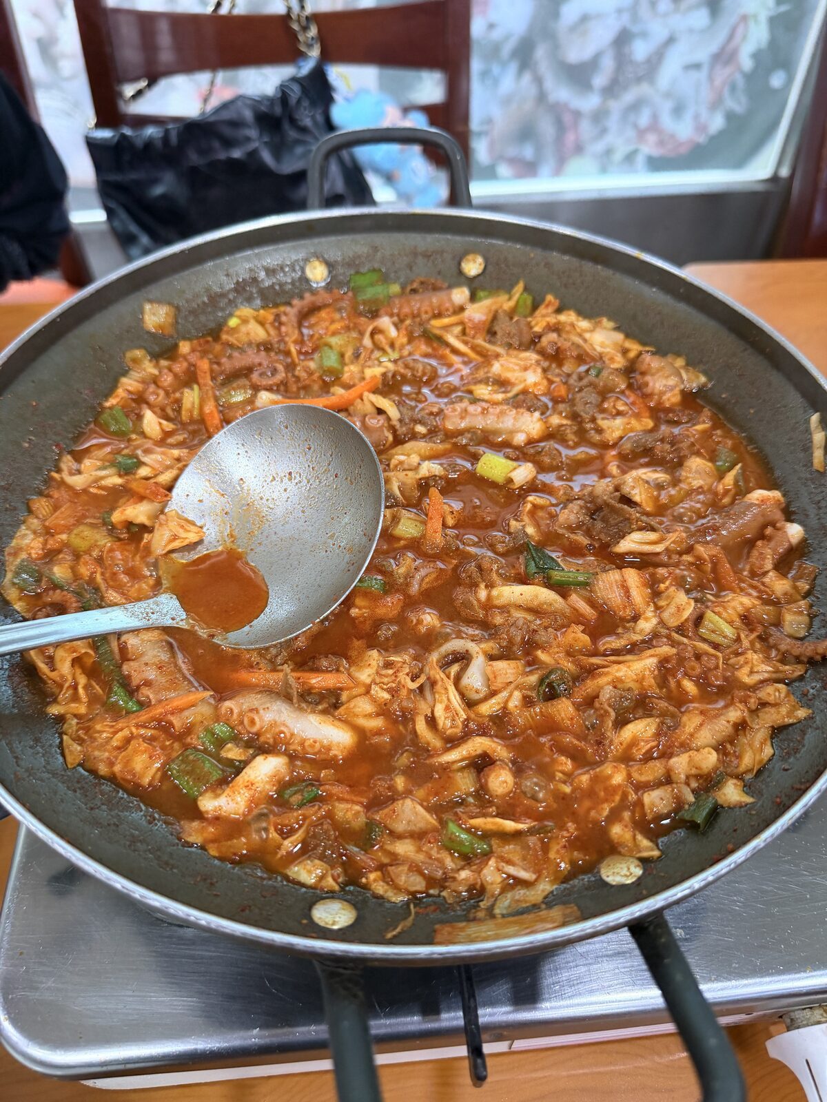 三姬章魚的牛肉章魚鍋煮熟後醬汁收濃