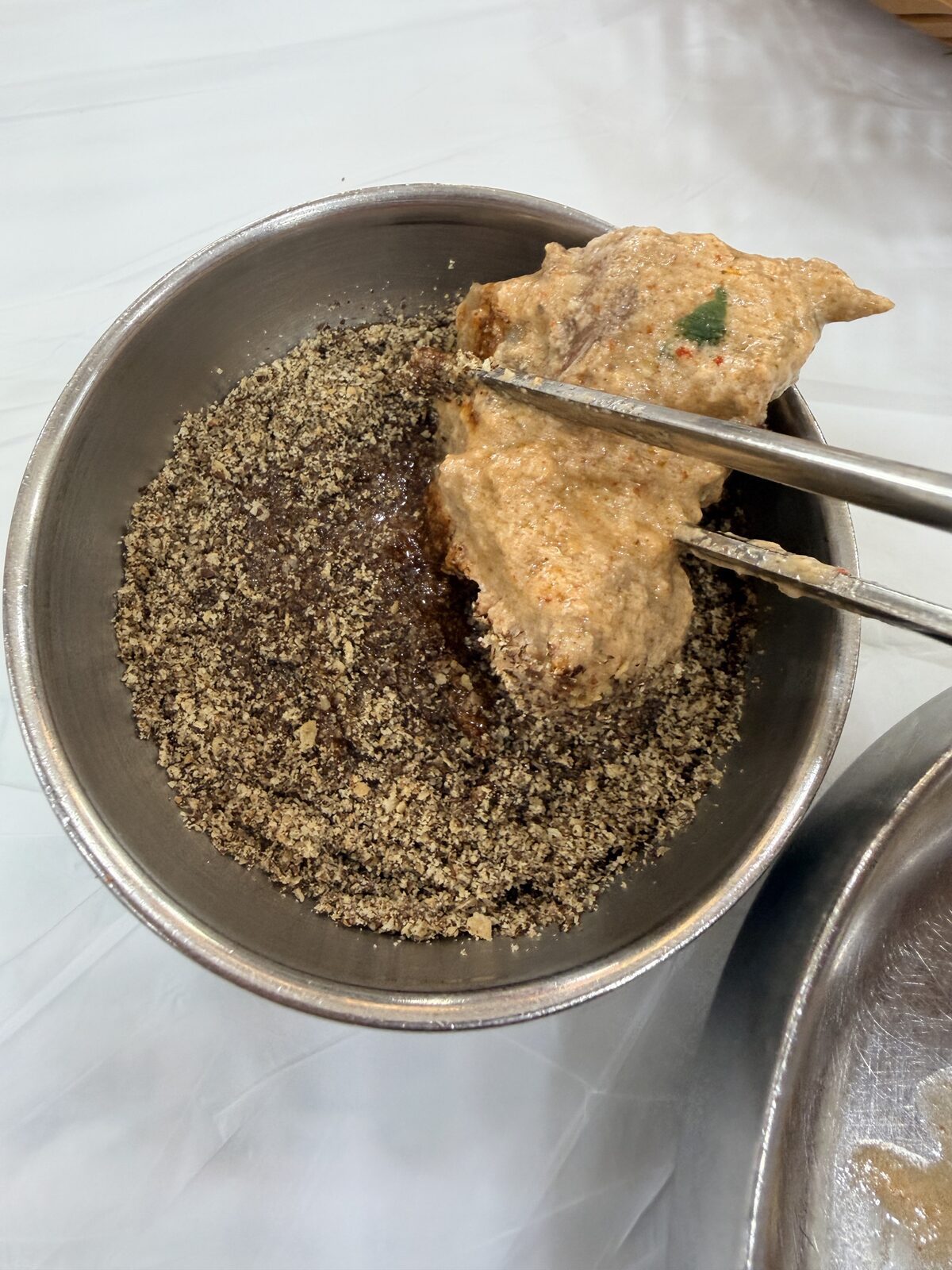 鴨肉搭配紫蘇籽沾醬